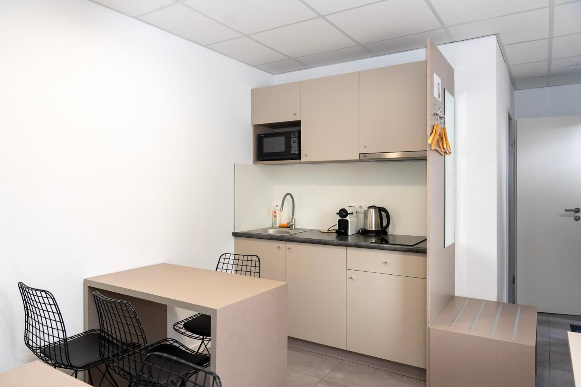 Comfort Housing Apartments Фалькензе Экстерьер фото