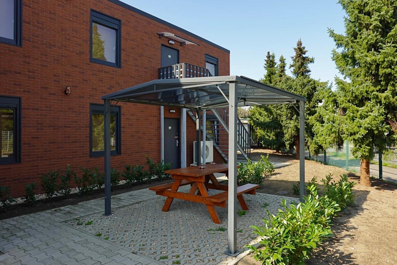 Comfort Housing Apartments Фалькензе Экстерьер фото